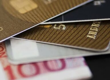В минувшем году темпы сделок по банковским картам сократились